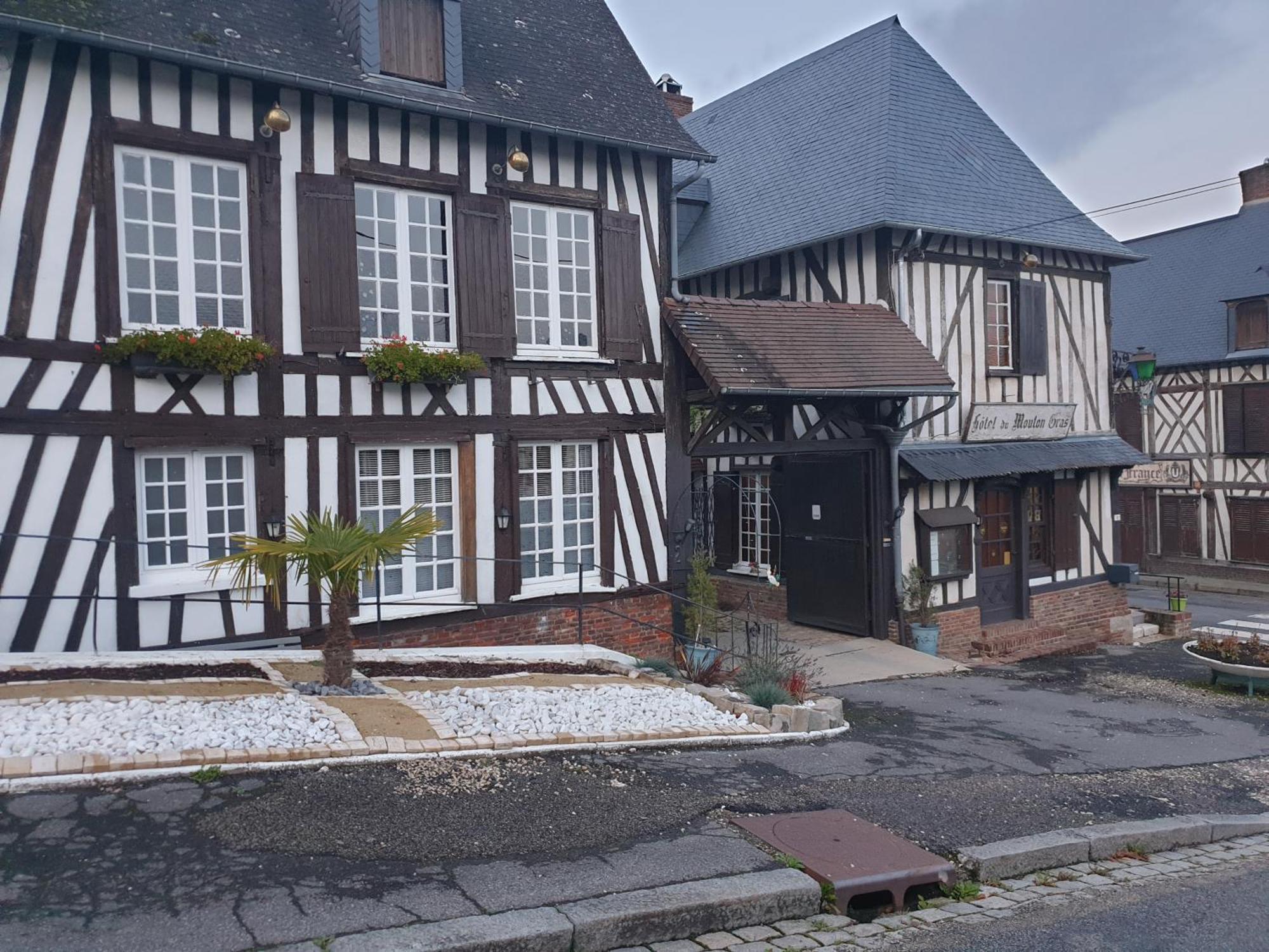 Hotel Le Mouton Gras Aumale Zewnętrze zdjęcie