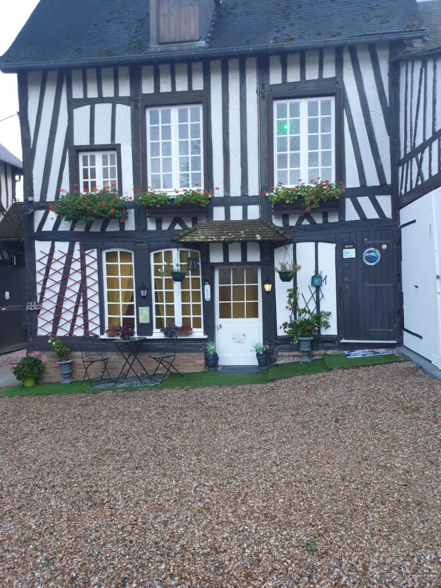 Hotel Le Mouton Gras Aumale Zewnętrze zdjęcie